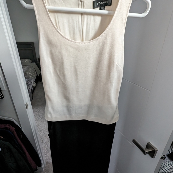 St John Dress With Back Slit - Picture 3 of 6